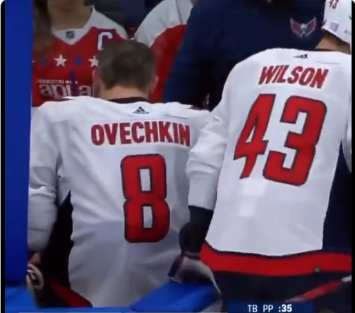 Alex Ovechkin et la BRANLETTE du jour...