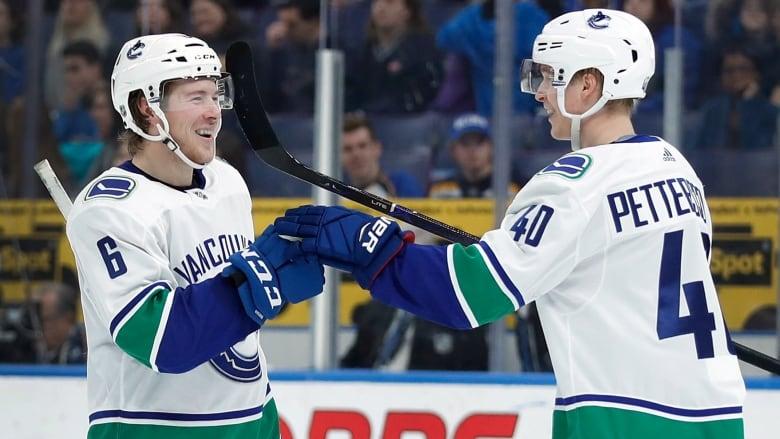 Elias Pettersson aurait menacé les Canucks...