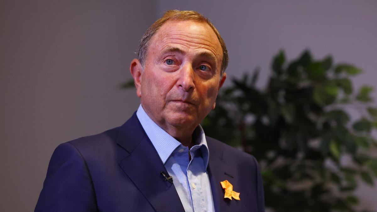 Pourquoi Gary Bettman mange autant dans la main des Coyotes ?