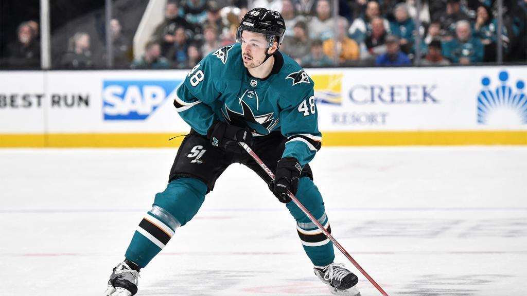 Frank Seravalli envoie Tomas Hertl...