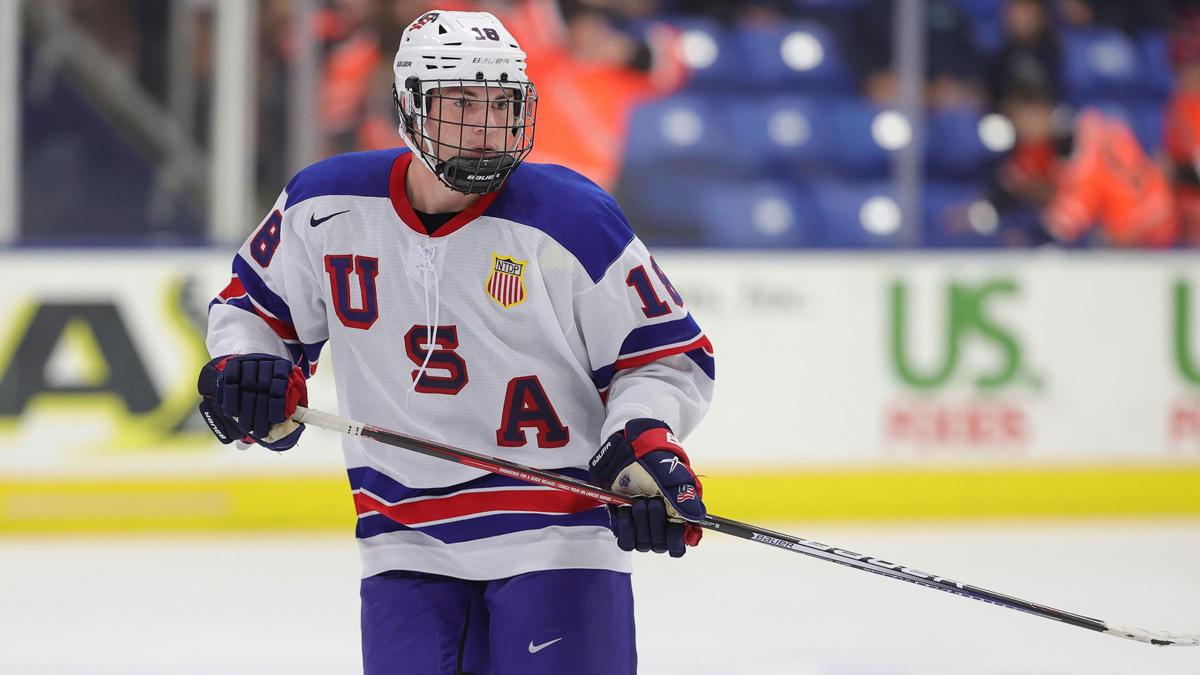 Logan Cooley rêve de jouer avec Cole Caufield...