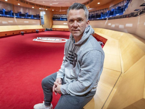 Martin St-Louis prend des cours de français!!!