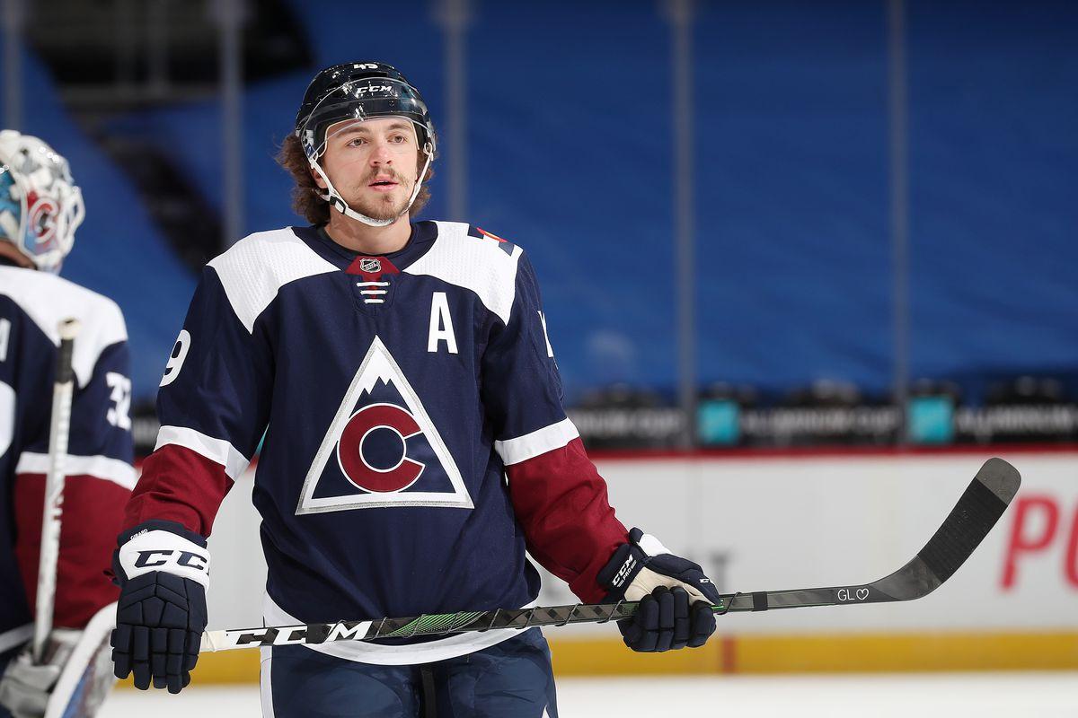 Joe Sakic va appeler Kent Hughes?