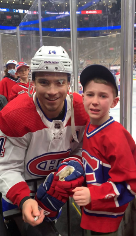 Nick Suzuki a un COEUR GROS COMME la TERRE...