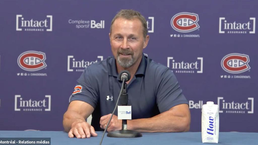 Trevor Timmins jeté en-dessous de l'autobus par un recruteur...