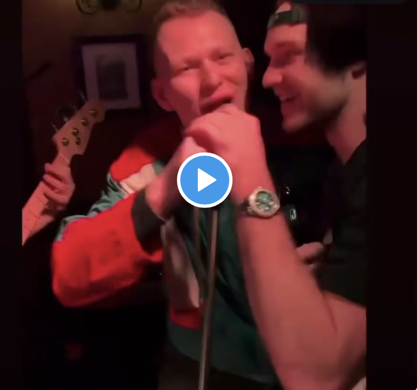 Vidéo: Brady Tkachuk CHAUD comme UNE BOTTE...HAHA!!!