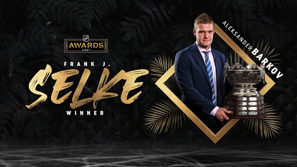 Vidéo: Un 2e trophée Selke pour Alexander Barkov?