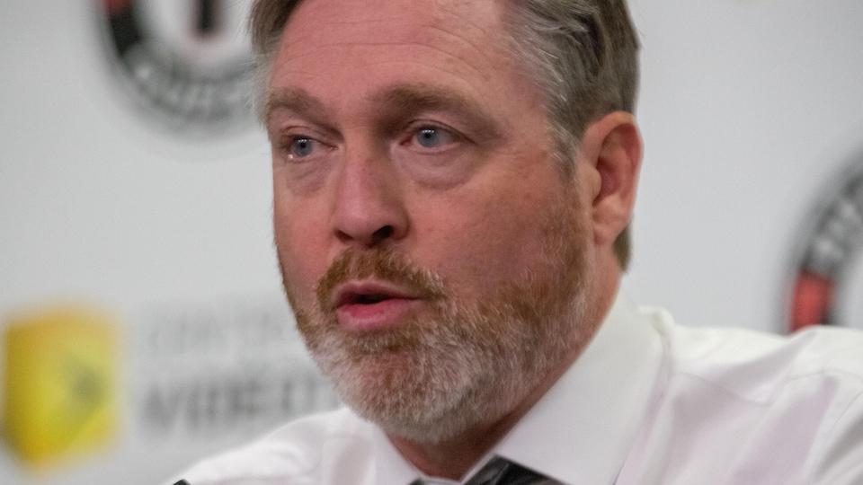 Patrick Roy VISE les fans de Québec!!!!! OUCH!!!