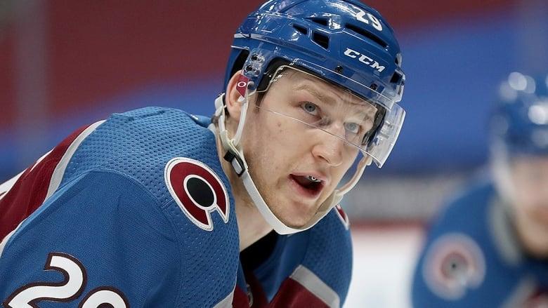 Vidéo:  Nathan MacKinnon se CAL....AYOYE!!! Le BUT de l'ANNÉE!!!!