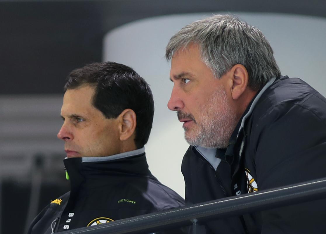 Bruce Cassidy envoie Cam Neely et Don Sweeney SOUS L'AUTOBUS!!!!