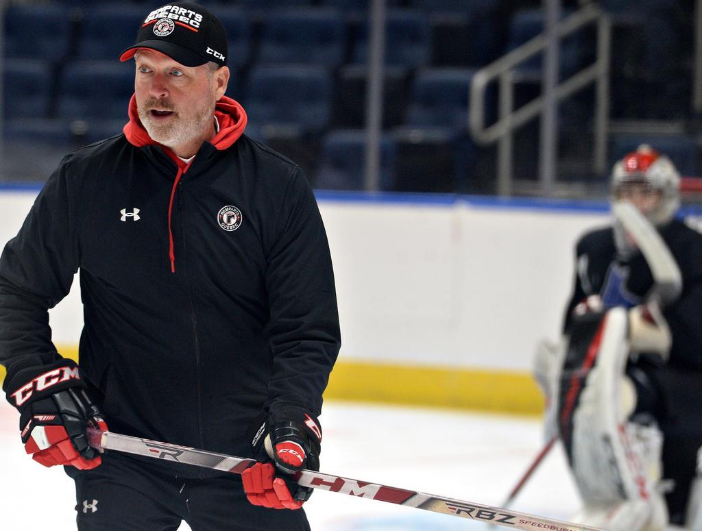 Patrick Roy doit tellement REGRETTER d'avoir CLAQUÉ la porte...