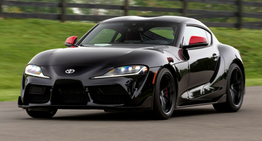 Cole Caufield se fait NIAISER sur le WEB...avec sa TOYOTA SUPRA...