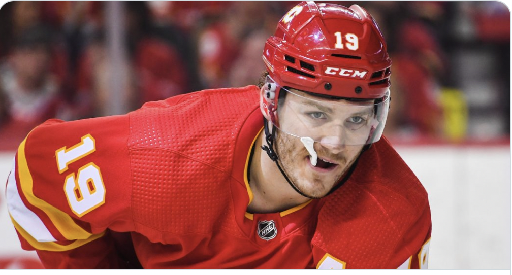 Matthew Tkachuk parle...Jonathan Huberdeau tourne sa langue 7 fois...