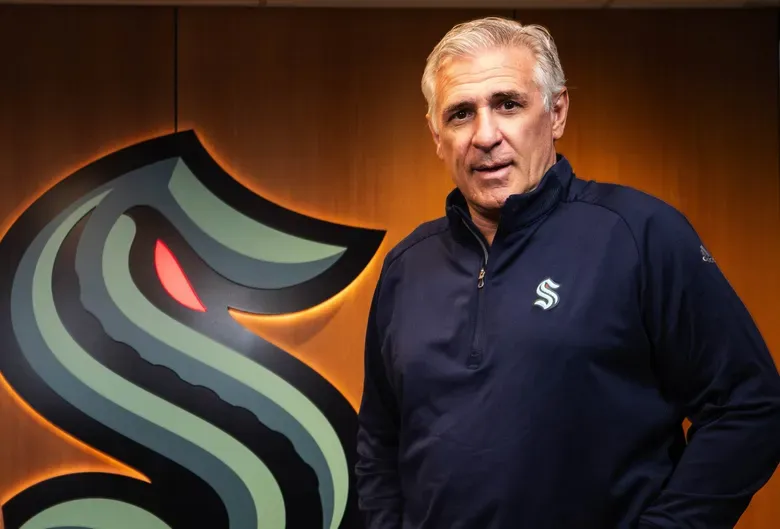 Ron Francis a l'air d'un CAVE...parfait pour Montréal...