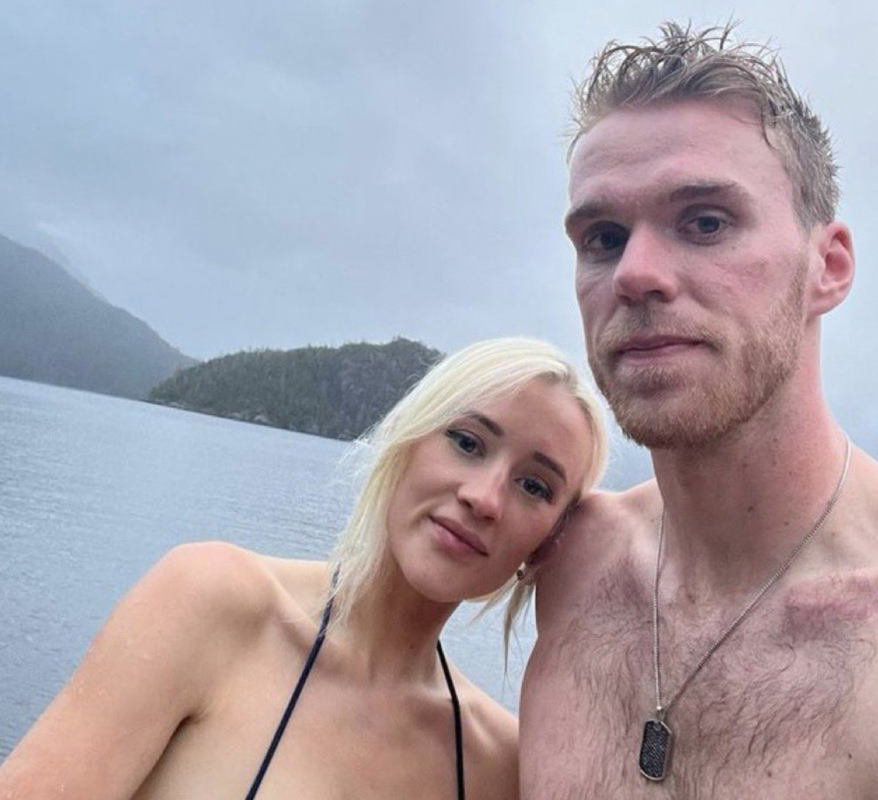 Une photo de Connor McDavid avec sa blonde TRAUMATISE la ville d'Edmonton...