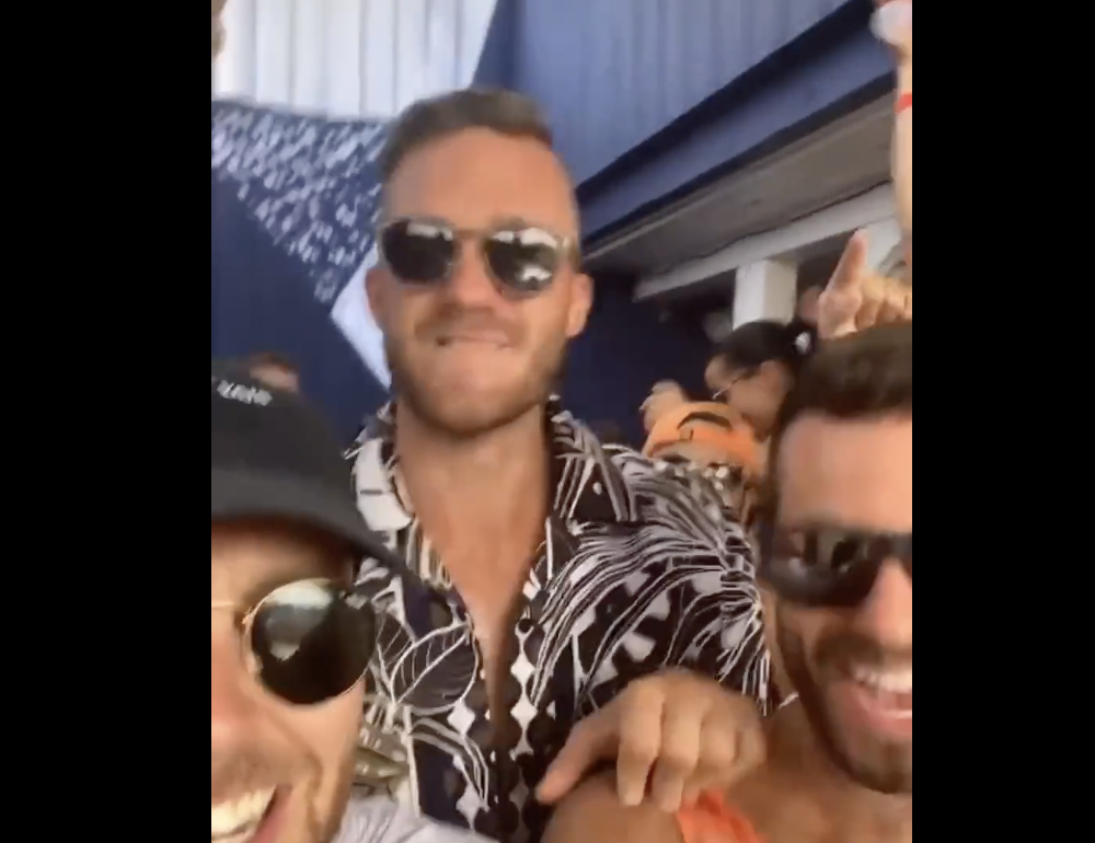 Vidéo: Jonathan Huberdeau fait le GROS PARTY SALE...