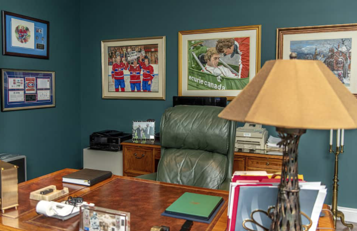 Selon un agent immobilier...la maison de Guy Lafleur est trop chère...