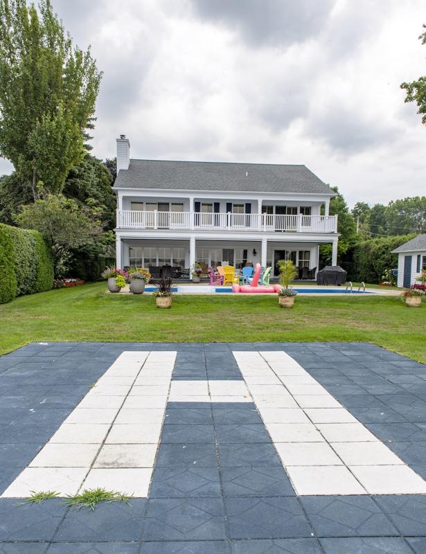 Selon un agent immobilier...la maison de Guy Lafleur est trop chère...