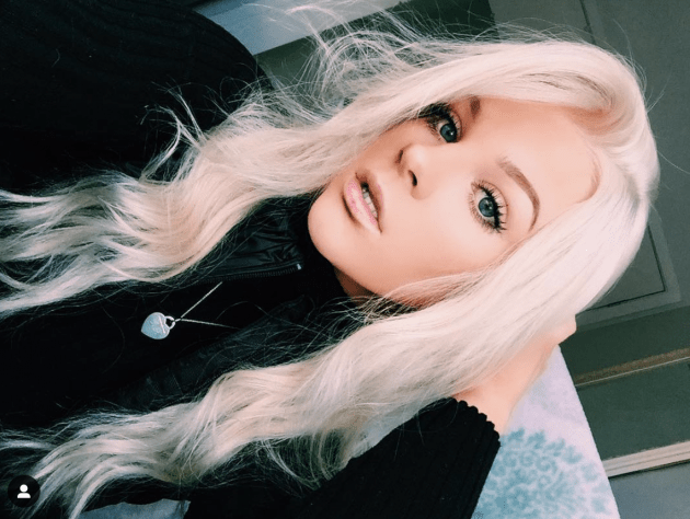 La blonde de Nick Suzuki....le contraire des HOCKEY WIVES...