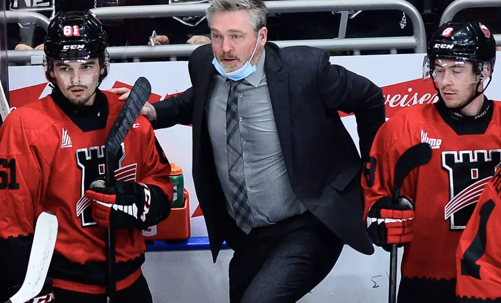 Patrick Roy a sauté une COCHE!!!! AYOYE!!!