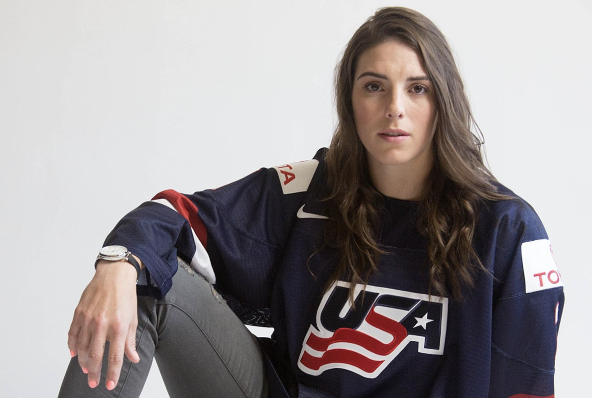 VIDEO: Hilary Knight est rendue officiellement la meilleure joueuse de l'HISTOIRE