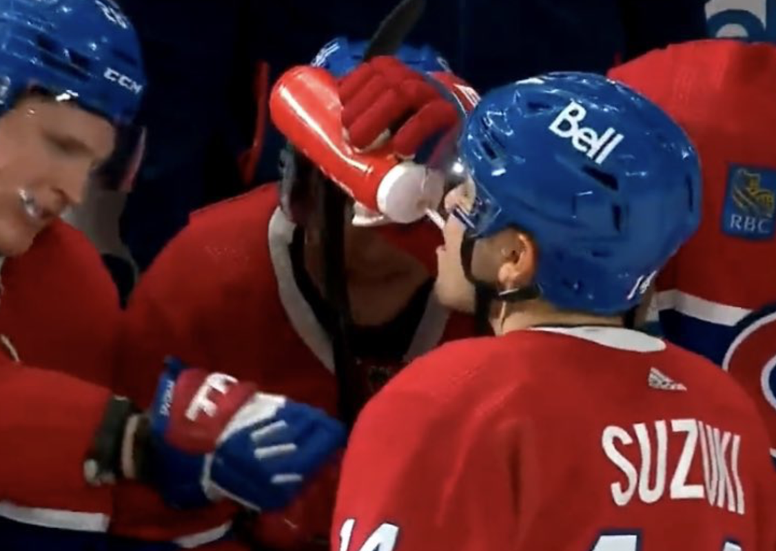 HAHA ... NICK SUZUKI est rendu avec son propre WATERBOY