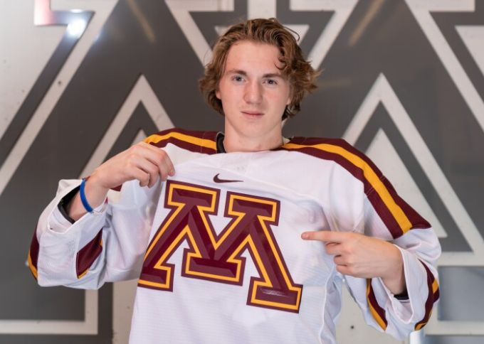 Logan Cooley fait déjà la pluie et le bon temps à l'université..