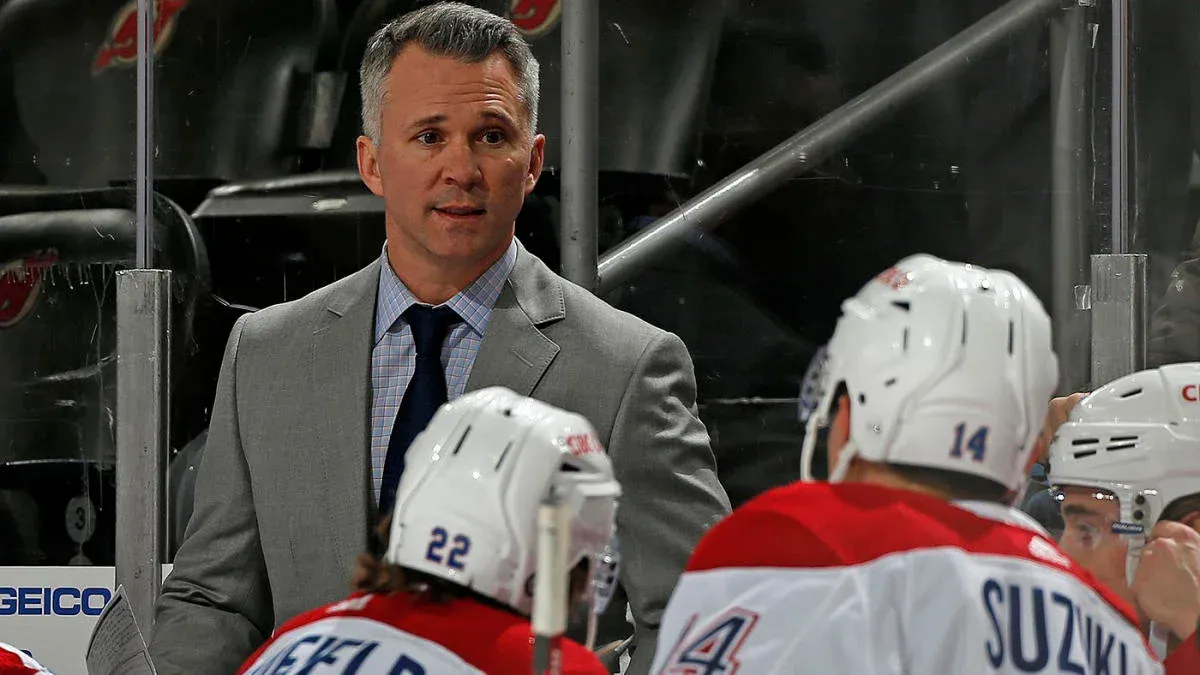 Martin St-Louis va finir par GELER un journaliste....