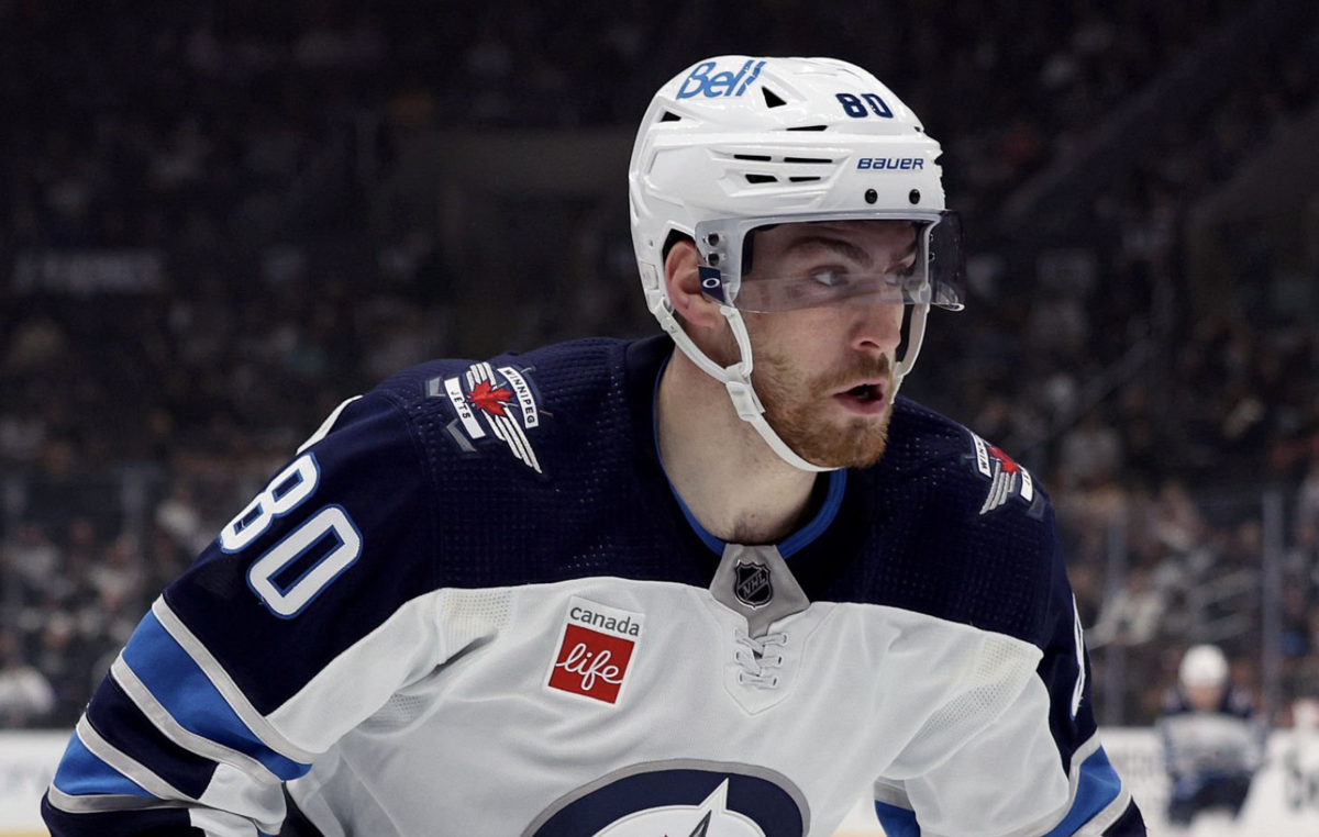 Pierre-Luc Dubois fait sa PETITE PRINCESSE