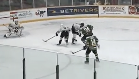 VIDEO: WOW...  Logan Mailloux n'a rien PERDU