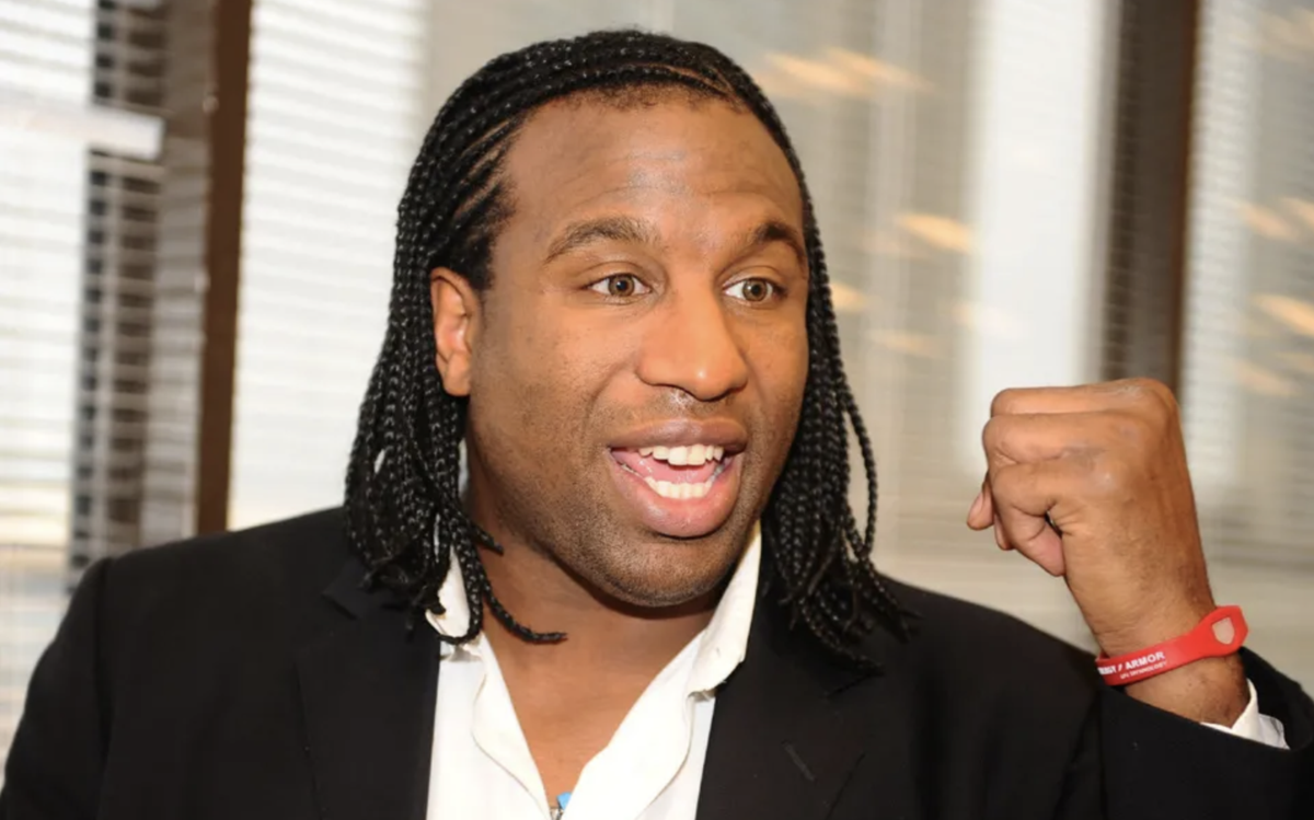 Georges Laraque en veut à Kent Hughes