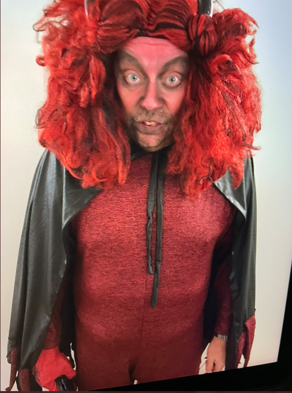 Stéphane Leroux NUMÉRO UN pour le costume d'Halloween....