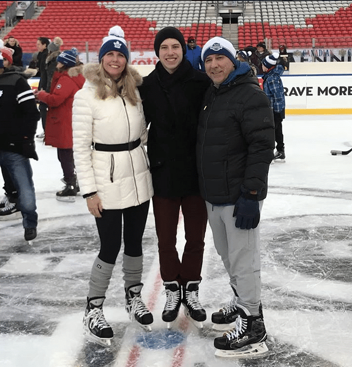 Vidéo: Les familles des joueurs des Maple Leafs sont affectées par les INSULTES...