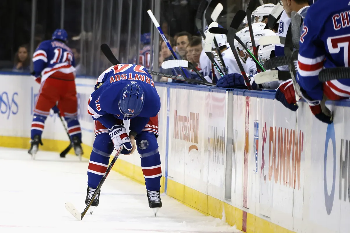 Les Rangers envoient un message CLAIR à Vitali Kravtsov... Jeff Gorton...