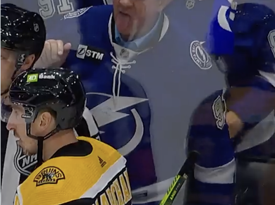 HAHA !!! Ce FAN du LIGHTNING voulait licher la FACE à Marchand