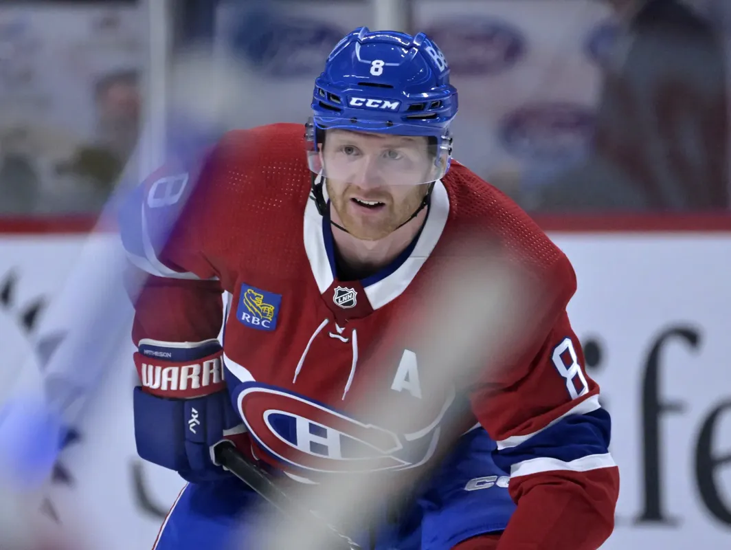 Vidéo: Mike Matheson... Le KING du CROSS-CHECK dans la FACE!!!