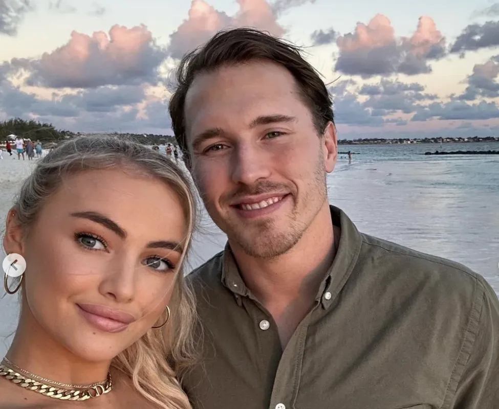 Brendan Gallagher et sa blonde à Anaheim?