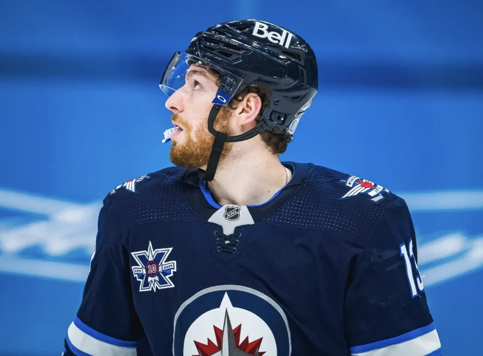 Pierre-Luc Dubois DÉTESTÉ dans le vestiaire des Jets: la rumeur se confirme