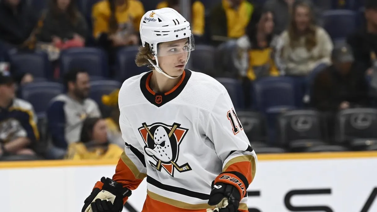 Offre hostile à Trevor Zegras: inquiétude à Anaheim