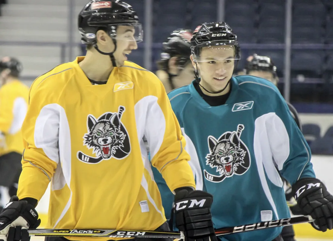 Nick Suzuki avec son ami Jordan Kyrou à Montréal: vous sacrifiez qui?