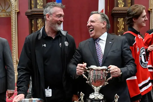 Patrick Roy doit briser des tables et des portes à Toronto