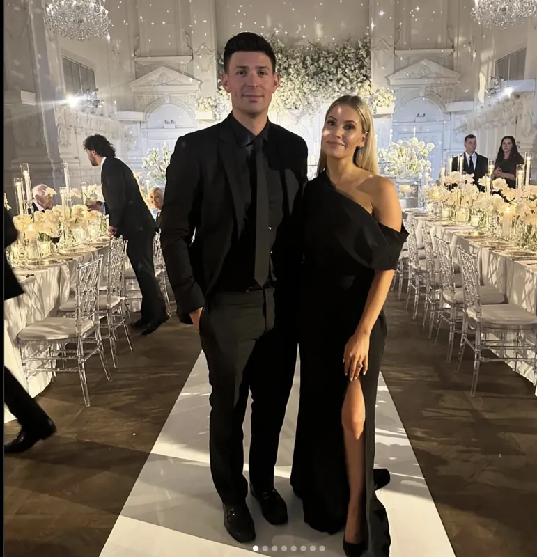 Cole Caufield a bu de l'eau toute la soirée au mariage de Brendan Gallagher