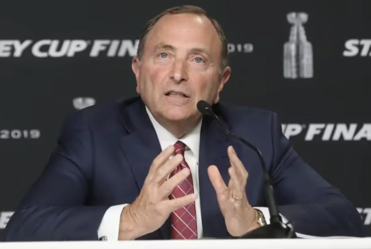 La KHL sème la confusion dans les bureaux de Gary Bettman