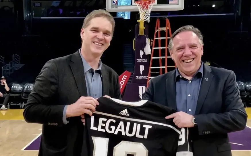 Luc Robitaille et François Legault vont siroter des cocktails le long du fleuve