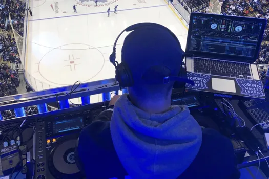 Le DJ des Maple Leafs prend la porte de sortie