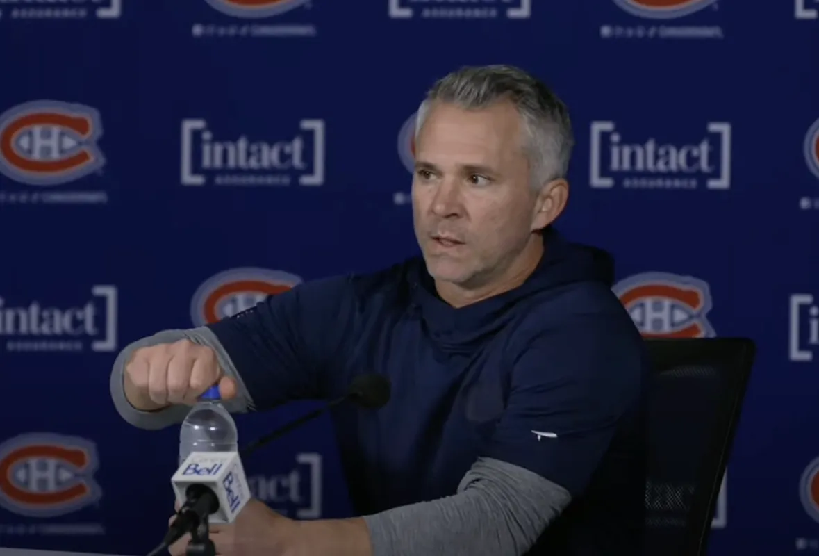 L'attitude malaisante de Martin St-Louis fait jaser en conférence de presse