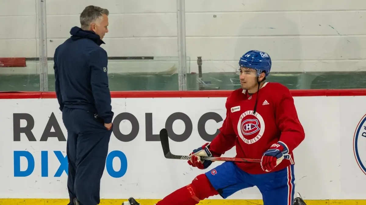 Nick Suzuki envoie Martin St-Louis sous l'autobus