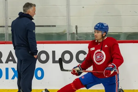 Nick Suzuki envoie Martin St-Louis sous l'autobus