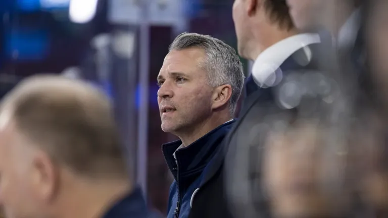 Martin St-Louis regrette ses paroles devant les caméras: le vestiaire est choqué