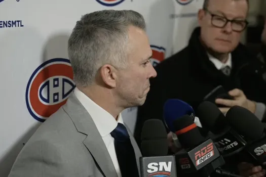 La caméra fixée sur les deux journalistes victimes de Martin St-Louis: malaise total